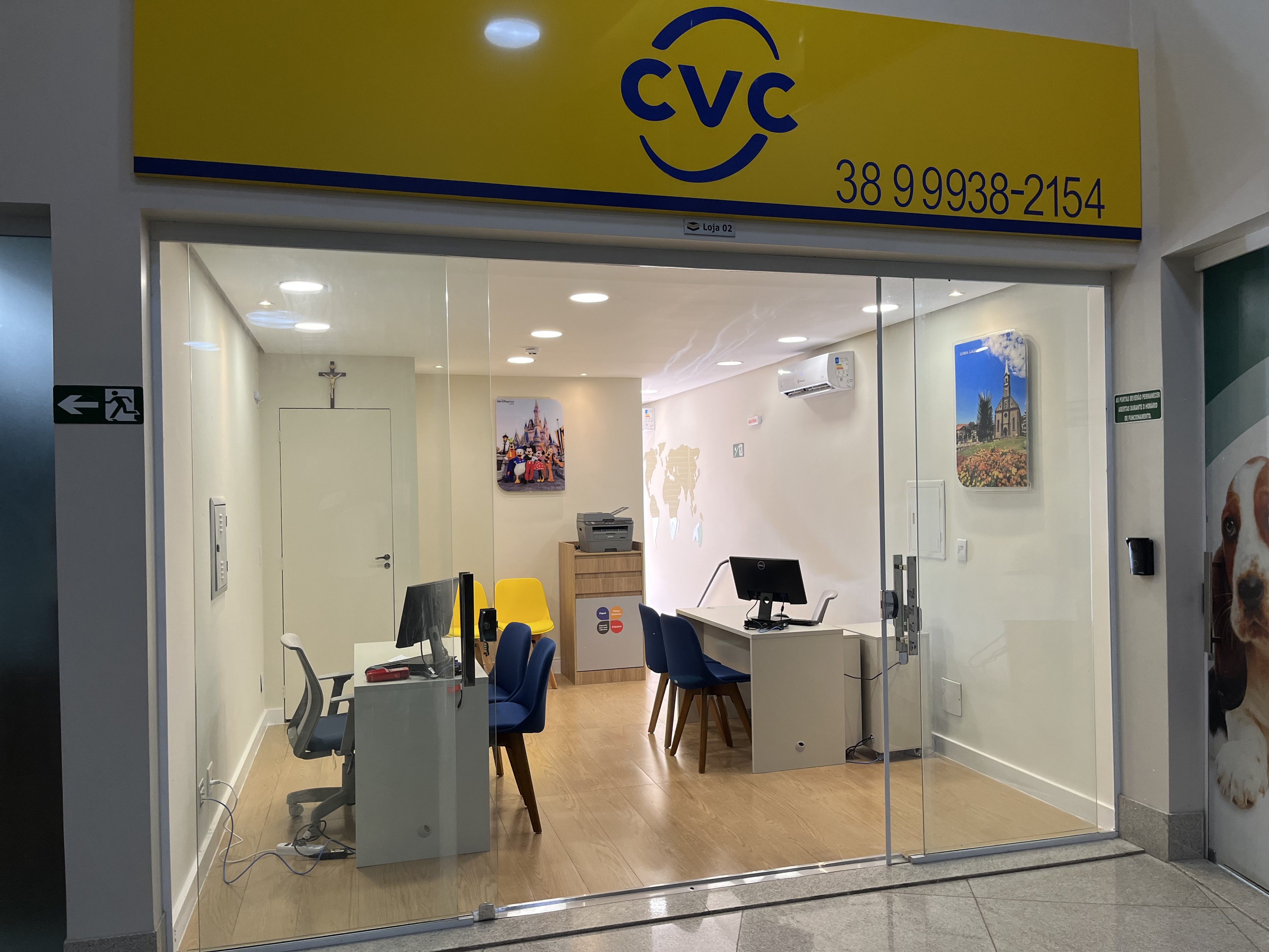 Fachada da loja CVC no Santa Maria Mall